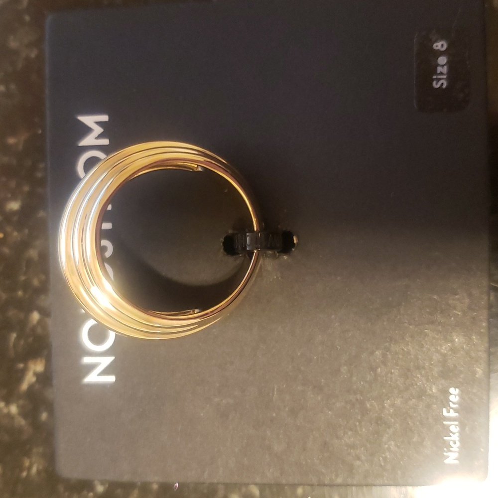 Beautiful Ring - Picture 3 of 4